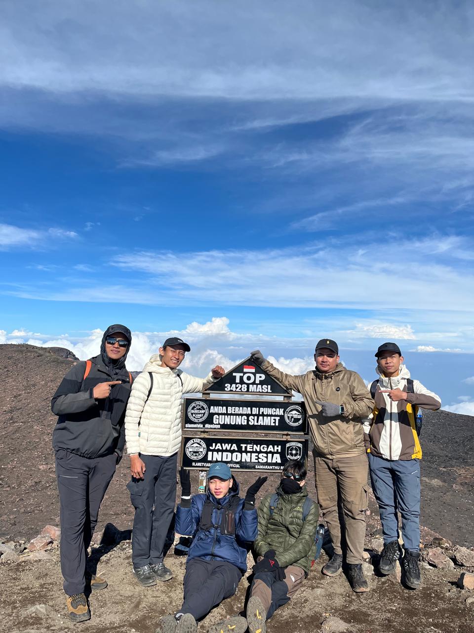 Pendakian Gunung Slamet 3.428 MDPL dari Jakarta